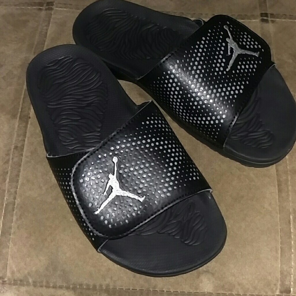 Jordan sandals size 3 youth